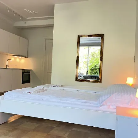 Aday - Mansion - With Terrace And Garden * Aalborg
